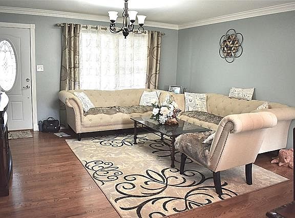 4th image of 3932 Mitchford Dr