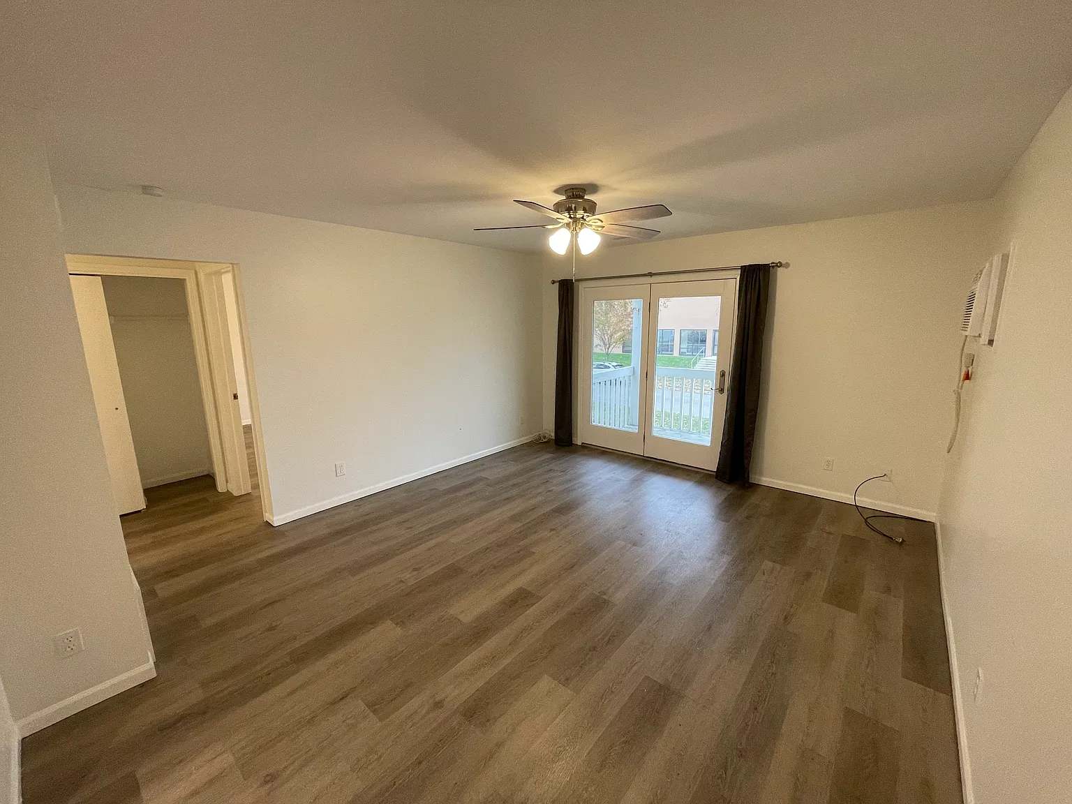 Move In Special! Lovely Grand Haven Condo / 2 Bedrooms And 1 Bathroom — Photo 2