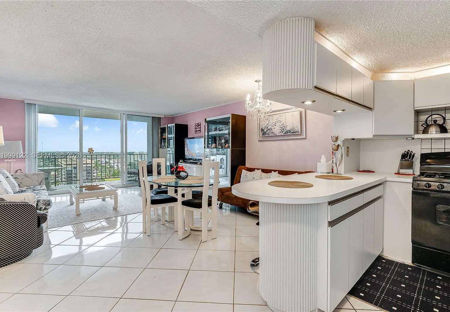Parker Plaza Estates Cond — Photo 3