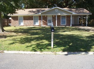 701 Twin Oaks Dr, Ocean Springs, MS 39564