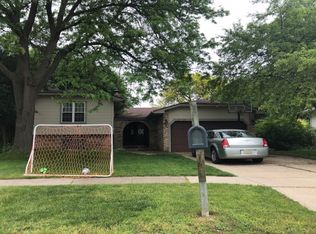 43529 Peninsula Dr, Sterling Heights, MI 48313