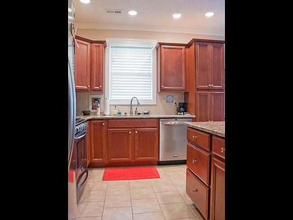 5th image of 1112 Walnut Branch Ln