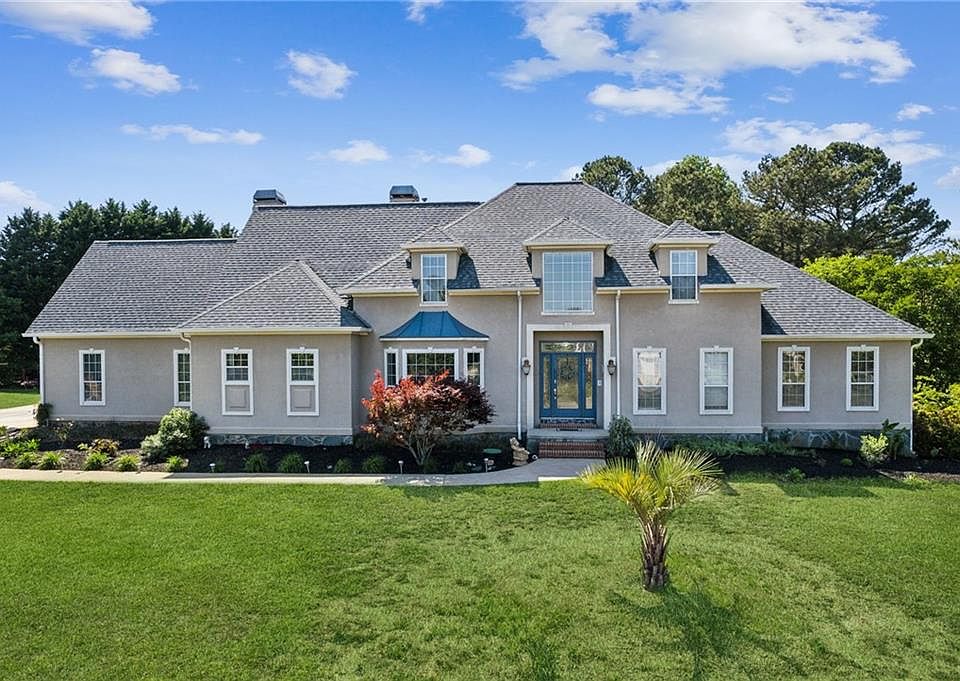 1st image of 1004 Country Ln