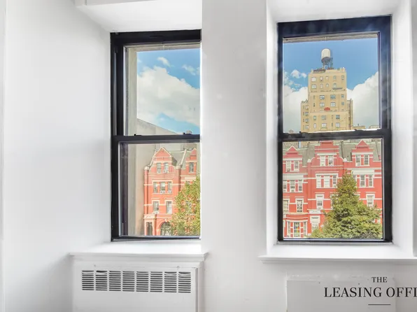 64 West 85th Street image 2 of 6