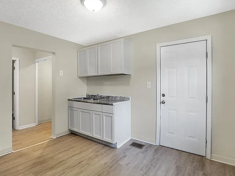 3239 Elmira St — Photo 5