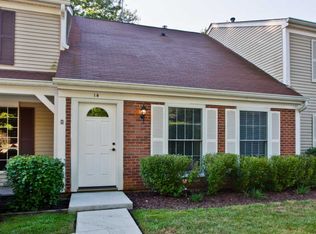 14 Timber Ter, Cary, IL 60013