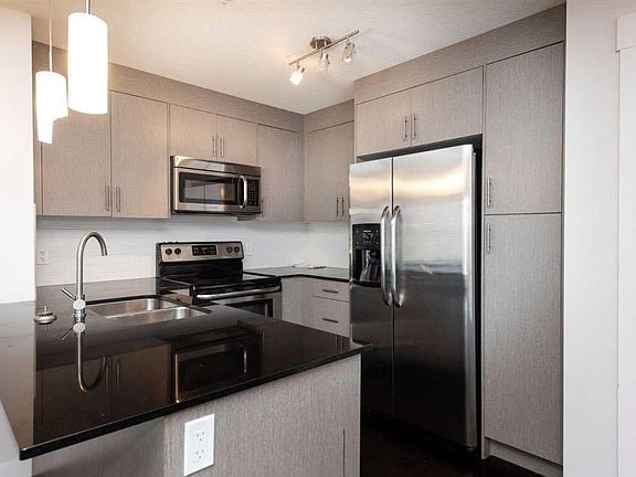 4th image of 240 E Skyview Ranch Rd NE #2203