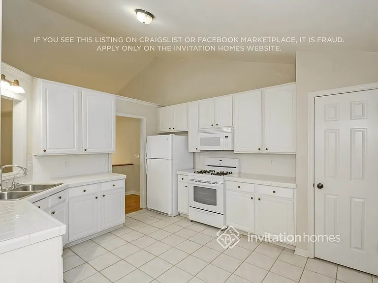 4402 Marci St — Photo 11