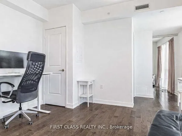 1 The Esplanade St #3305, Toronto, ON M5E 0A8