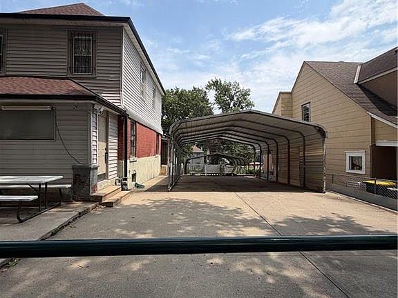 3rd image of 617 Cypress Ave
