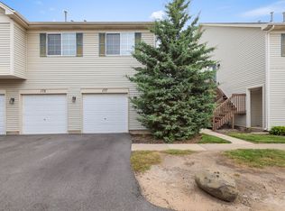 177 Village Creek Dr #177, Lake In The Hills, IL 60156