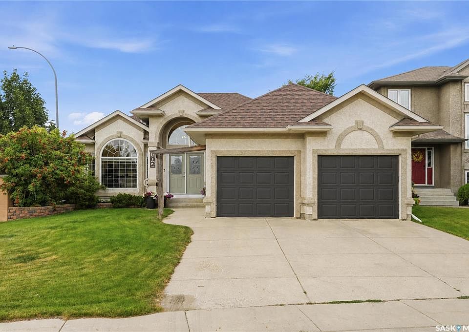 1st image of 102 Brookdale CRESCENT