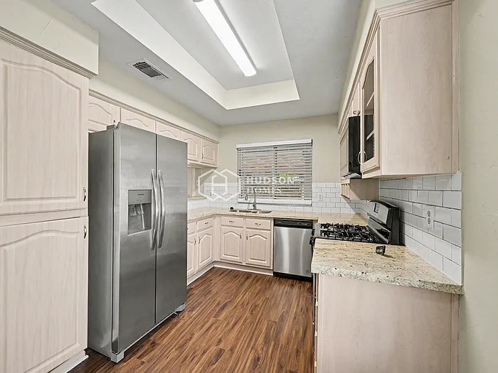 9127 Cypress Square Dr — Photo 14