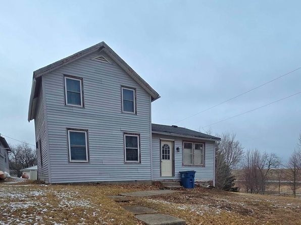 200 Muscatine St, Dixon, IA 52745