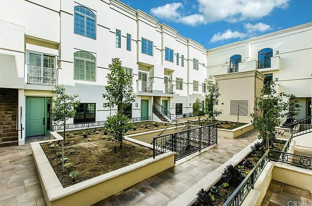 1 bed, 760 sqft, $3,100 — Photo 3
