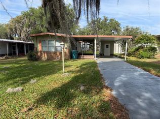 5562 Lansing Dr, Wildwood, FL 34785