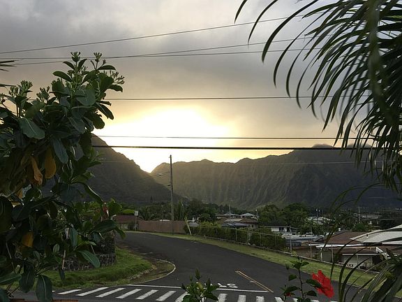 View of the neighborhood and the Koolau Mountains