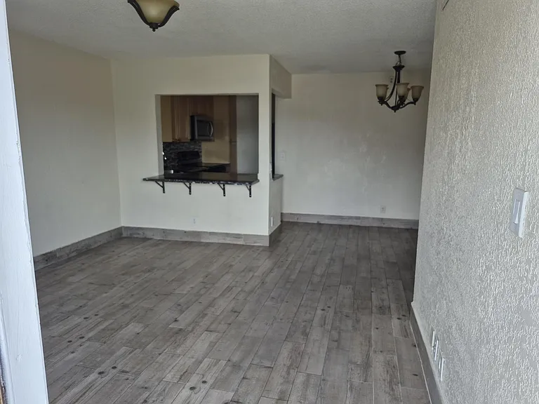 10039 Winding Lake Rd #202 — Photo 5