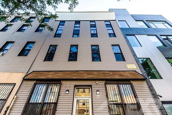 Rented by EXR | media 12