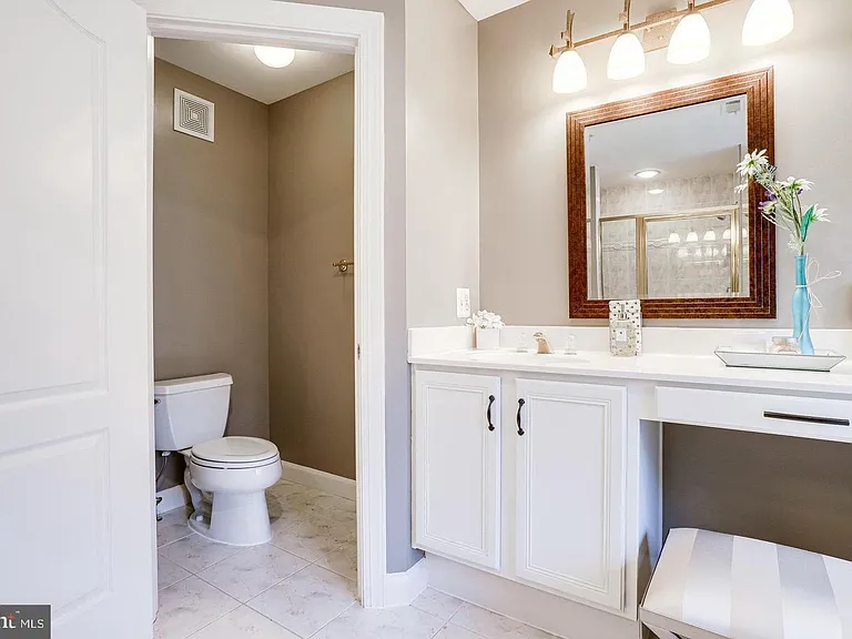 1601 Colonial Hills Dr — Photo 16