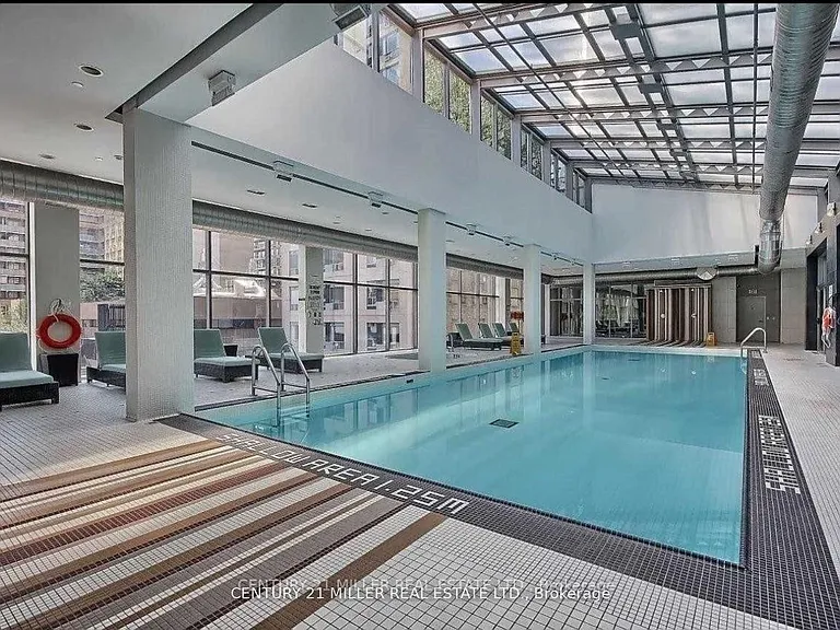 37 Grosvenor St #1504 — Photo 12