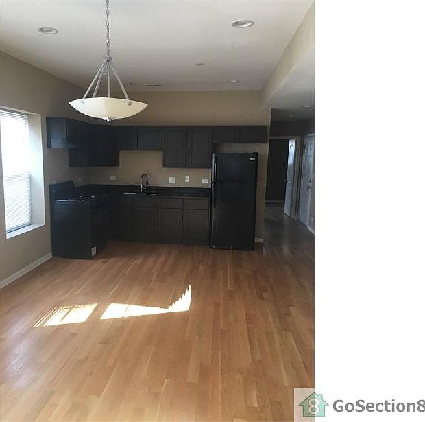 1st image of 1539 E 72nd St #1