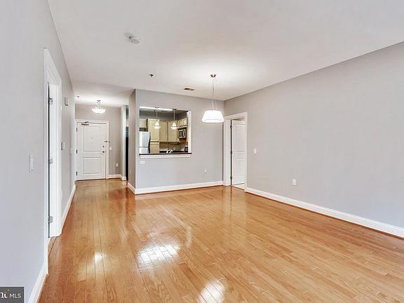 3rd image of 38 Maryland Ave Unit 401