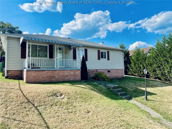 851 Lincoln Dr, South Charleston, WV 25309