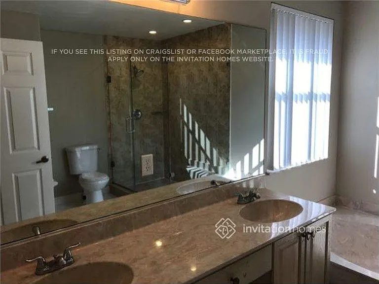 611 SW 178th Way — Photo 5