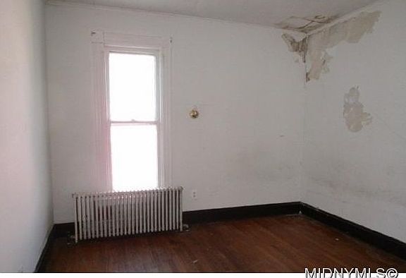2nd image of 1547 Kemble St
