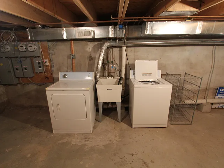 1609 Bainbridge St #1 — Photo 12