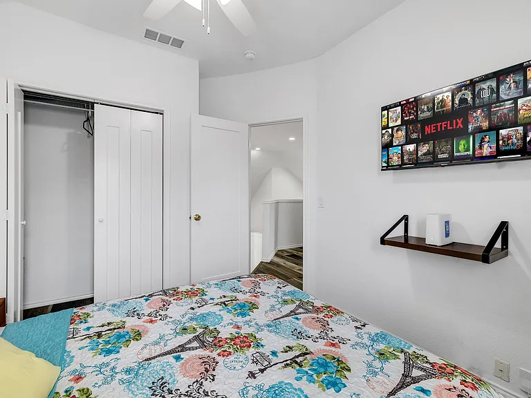 10217 Burgundy Dr — Photo 22