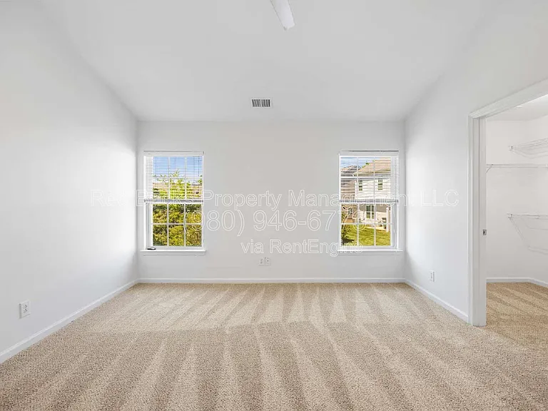 3053 Summerfield Ridge Ln — Photo 11