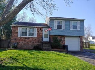 8150 Avoss Ln, Clay, NY 13041