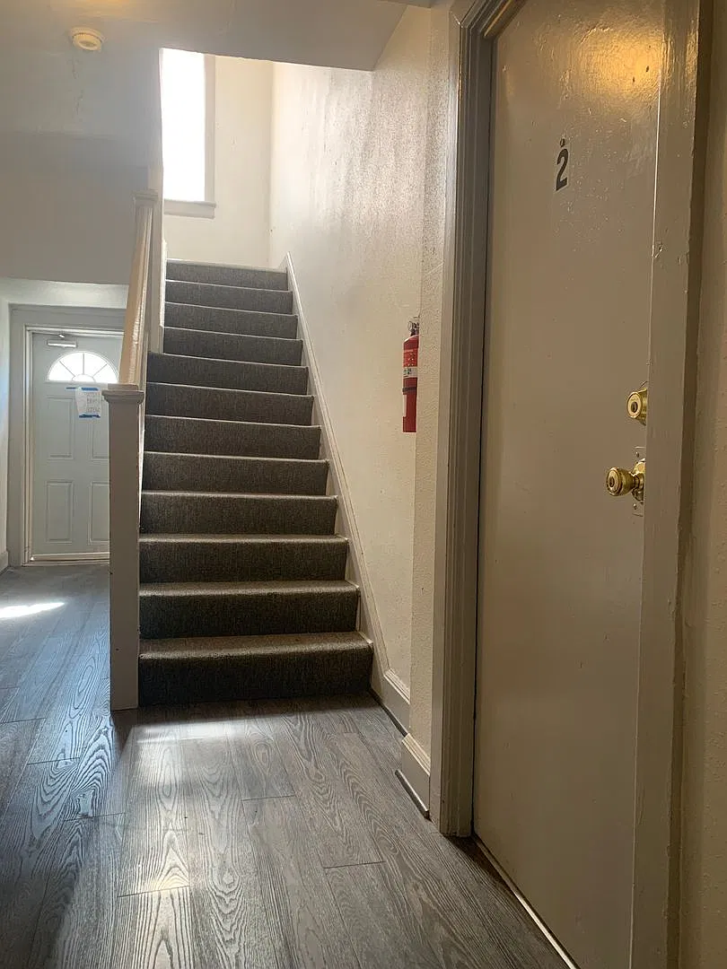 2 Bedroom/1 Bath, 1st Floor Apartment with Coin Laundry-York City SD — Photo 2