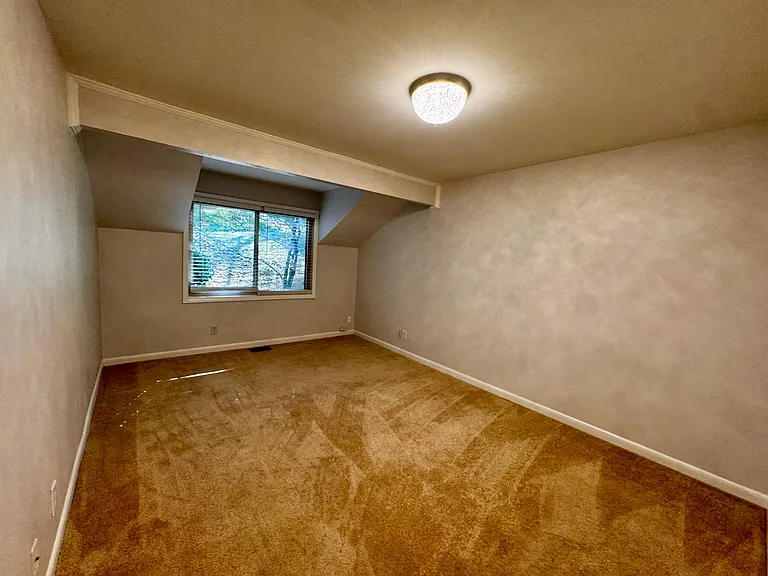 208 Lamplighter Cir — Photo 9