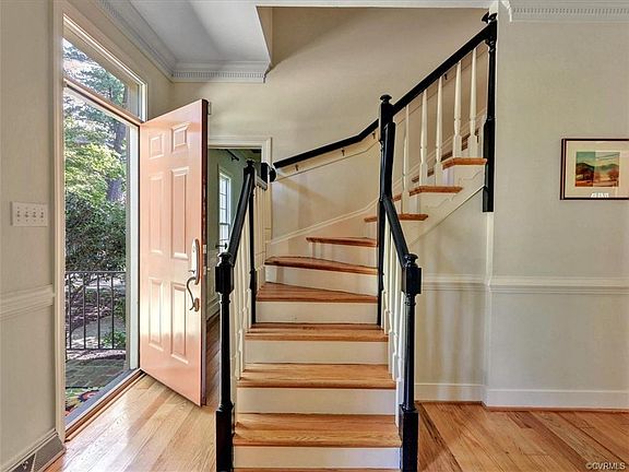3rd image of 209 Riverwood Dr