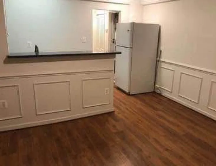 401 S Courthouse Rd #4 — Photo 3
