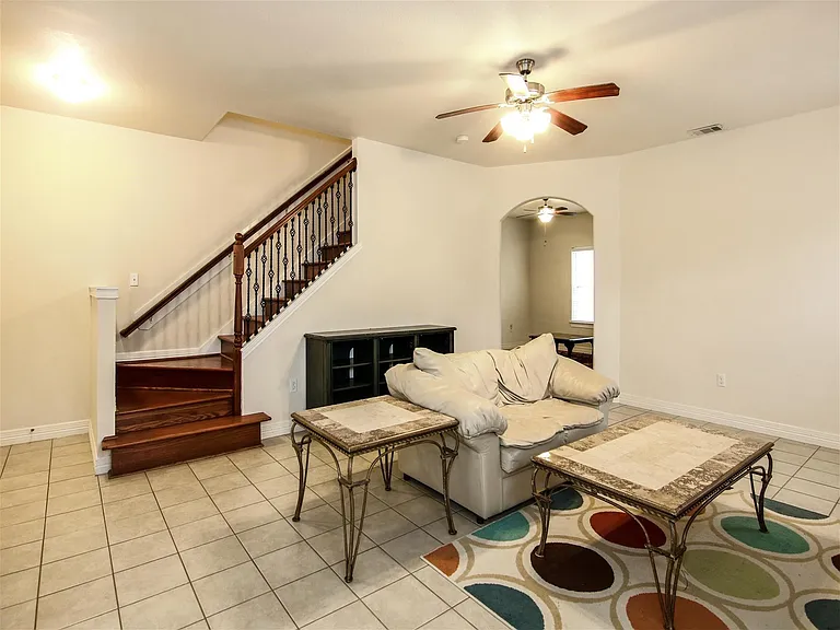 2915 Paige St — Photo 8