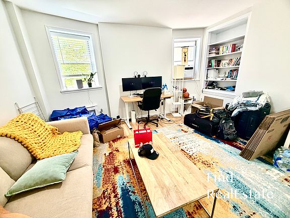4th image of 338 W 77th St APT 4B