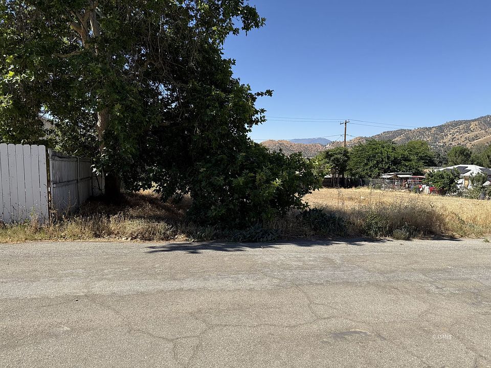 1st image of Pine St
