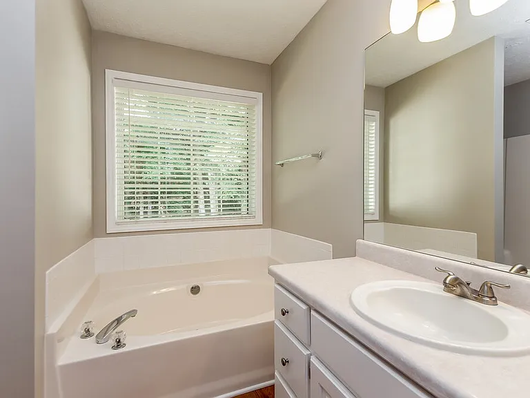 173 Waters Edge Dr — Photo 8