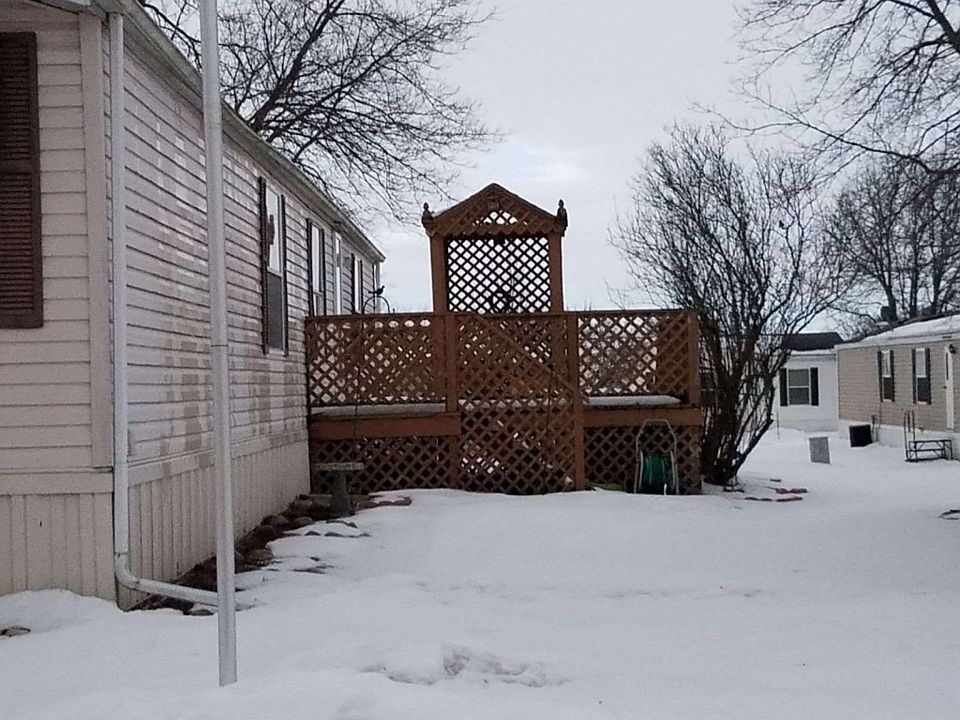 2nd image of 143 Knollwood Dr