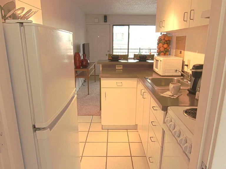 Monticello Apartments — Photo 30