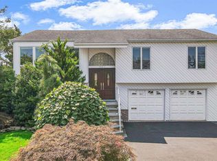 3144 Hewlett Ave, Merrick, NY 11566