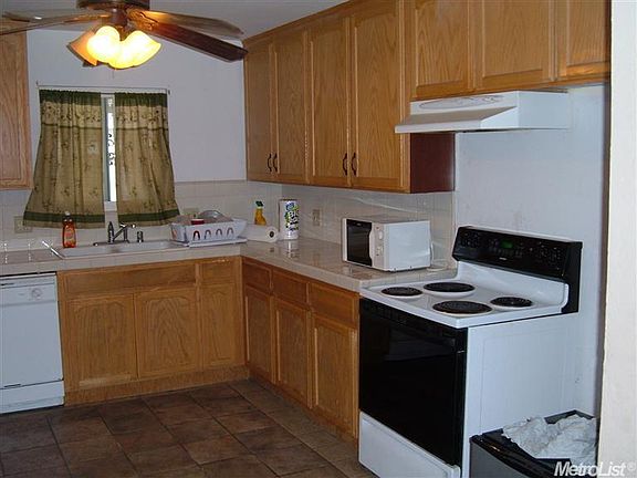 3rd image of 1751 E Anderson St
