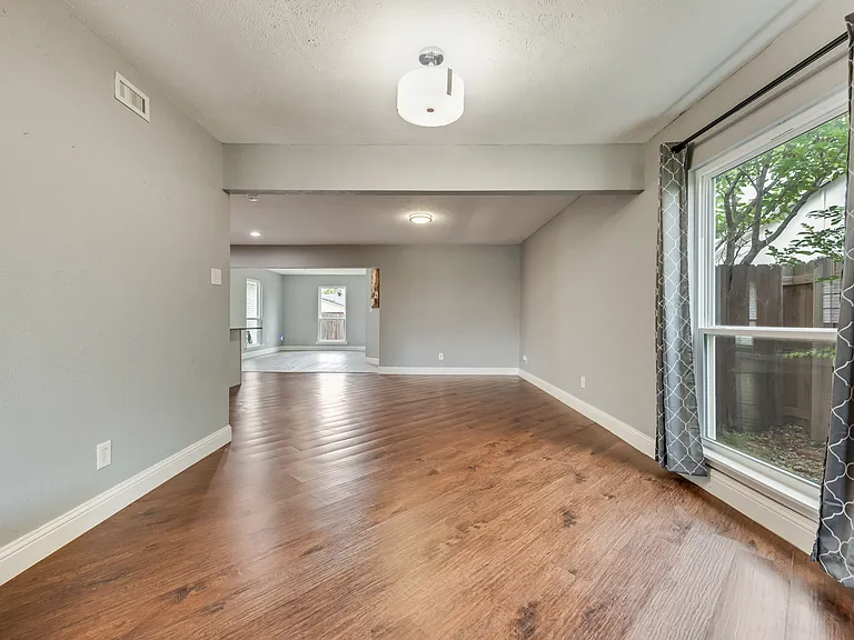 4924 Wagner Dr — Photo 8