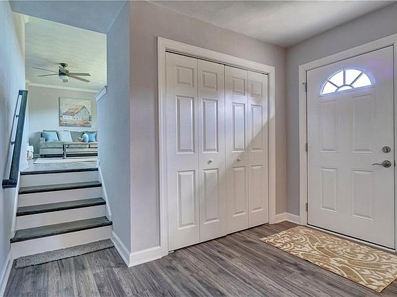 5th image of 805 Gloria Pl
