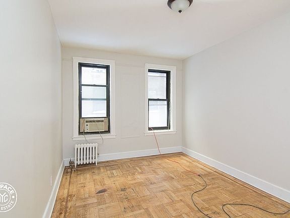 3rd image of 377 Montgomery St #1A