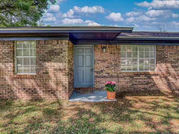 9900 Wanda Dr, Pensacola, FL 32514